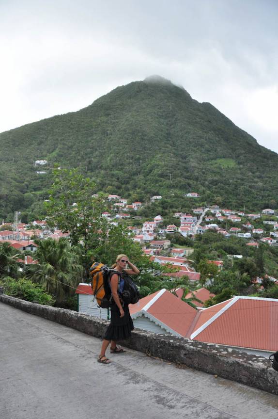 Caminhando em Windwardside, principal cidade de Saba, no Caribe